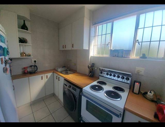 2 BEDROOM APARTMENT FOR SALE IN GLENWOOD